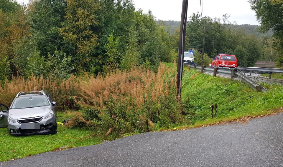 Bil utfor Rosselandsveien