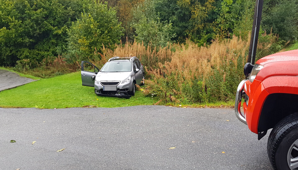 Bil utfor Rosselandsveien