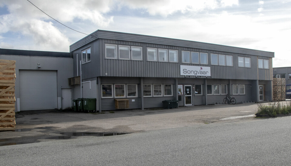 Bedriften på Linnegrøvan i Søgne har et fokus på å bruke lokale krefter i sitt samarbeid og har godt samarbeid med håndverkere og næringsliv i lokalområdet. Til daglig har bedriften 30 til 35 ansatte inkludert faste ansatte og administrasjon.
