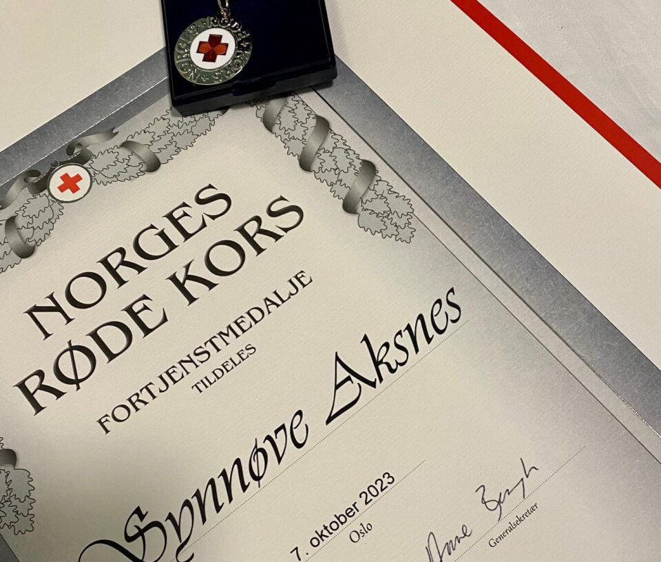 Synnøve tildelt fortjenstmedalje