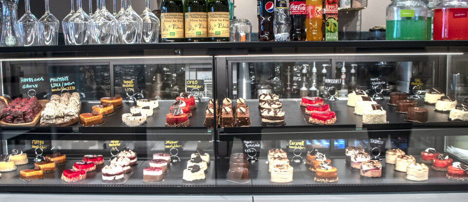 – Kom innom og se hva vi har, Vi skal sette sammen gode tilbud med gode smaker. Det er mye spennende her på Tangvall nå, tilføyer Samad Ismael som driver Devens cafe.