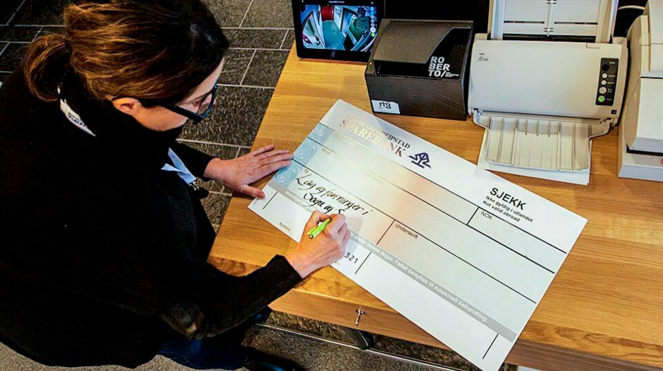 Deler ut 200 000 kroner i desember