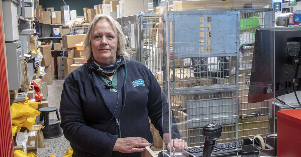 – Vær så snill og hent pakker nå!