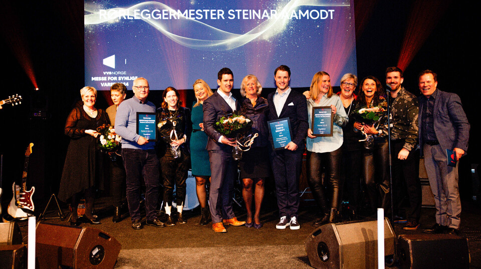 Rørleggermester Steinar Aamodt midt i bildet.