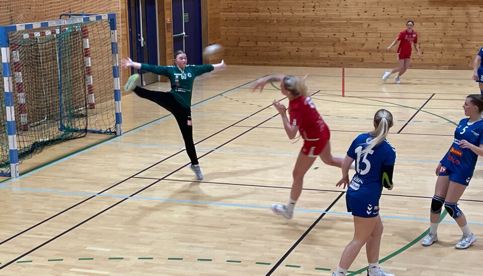 Søgne HKs Isabella Prestbakkmo imponerte med flere gode benparader.