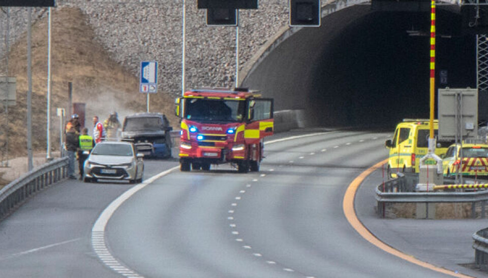 Bilen er helt utbrent etter brannen.