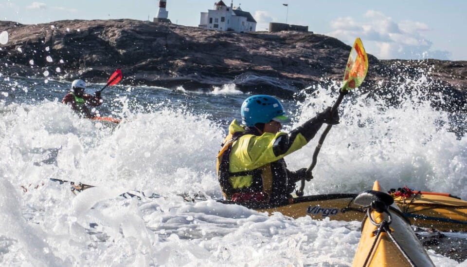 Padlerne i aksjon ved Songvår fyr denne helgen.