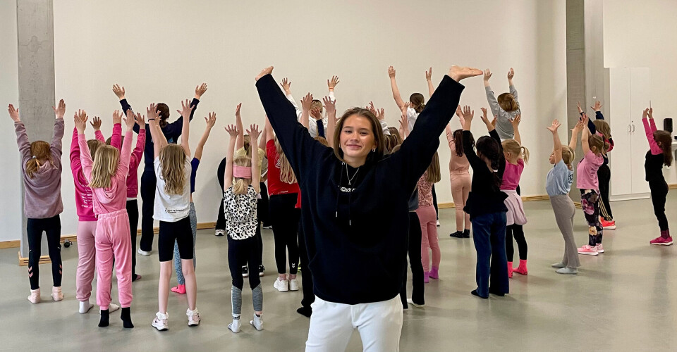 Søgne Danseklubb med instruktør Andrea Aastorp er klare for Spjotheia-dagen.