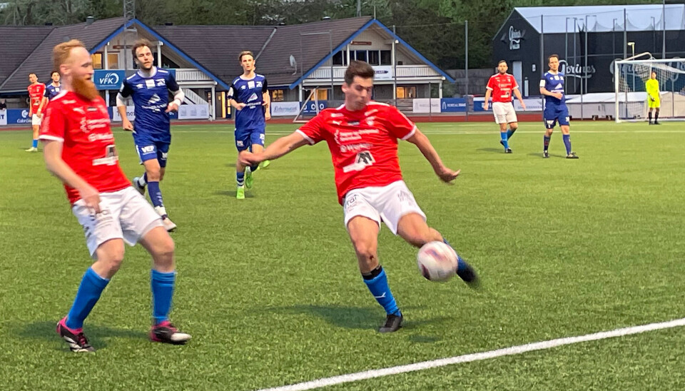 Ditlef Ueland med kampens siste spark på ballen.