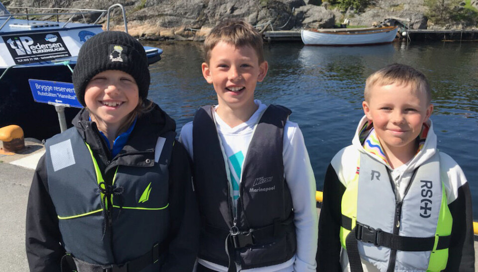 Axel, Sondre og Theodor varslet om båtkollisjonen.