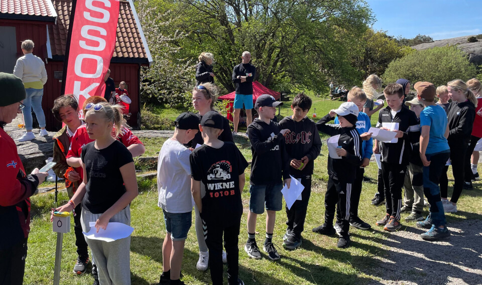 Ungdommene i kø for å starte.