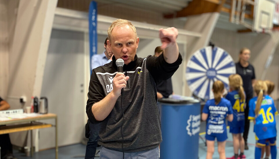 «Tønnes» i sitt rette element som speaker.