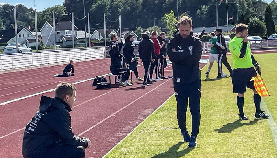 Søgne-lederne fortviler, mens Randesund-benken jubler for utligning i siste sekund.
