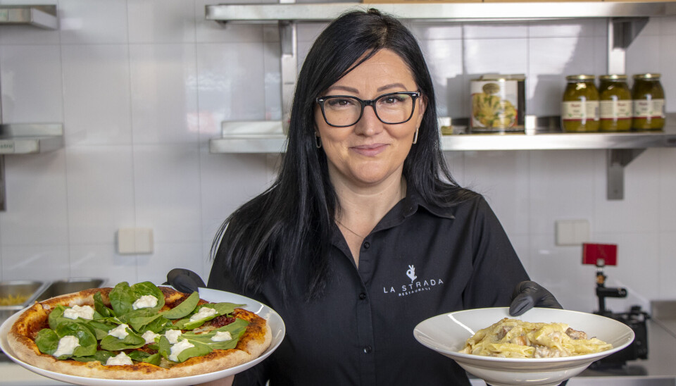 – Akkurat nå er det testes rettene ut fra det nye kjøkkenet i La Strada på Tangvall, sier Ana-Elena Irini.