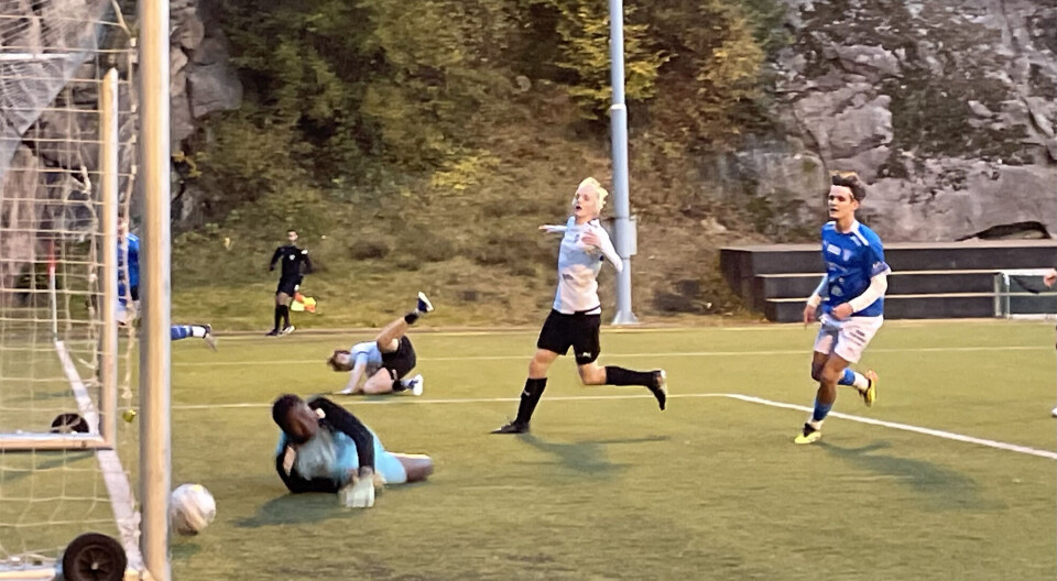 Jens Drange Karlsen scorer 1 – 0 målet.
