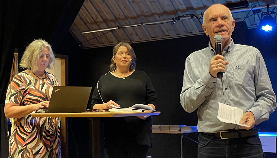 Enny-Karin Vindheim, Siw Røinås og Kjell Sverre Langenes ønsker velkommen.