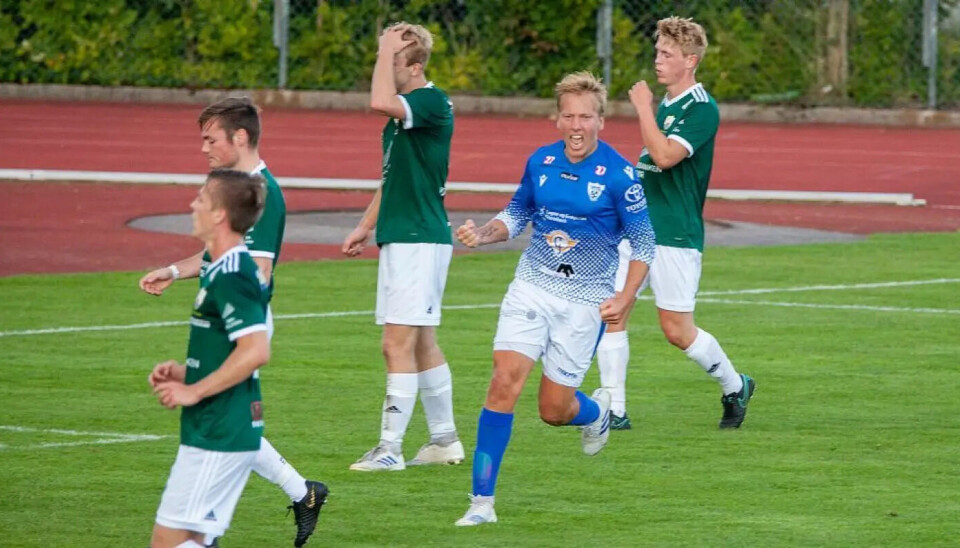 Året er 2019 og Stan Aamodt har sikret seieren med 3-0 scoring til Randesund-spillernes fortvilelse.
