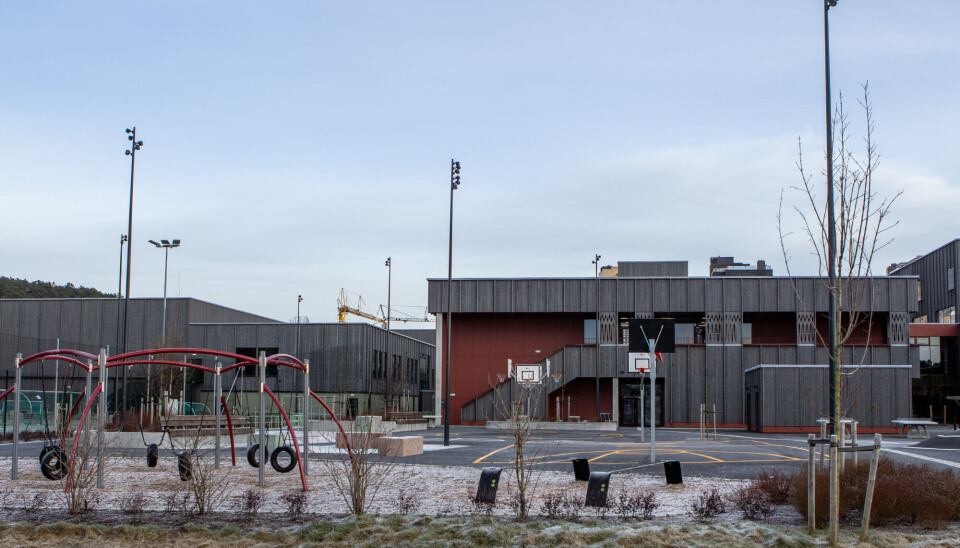 Her ved dagens uteområde på Tangvall skole vil kommunen utvide for å kunne ta imot elever fra Tinntjønn skole dersom bystyret vedtar en samlokalisering av ungdomskolene.