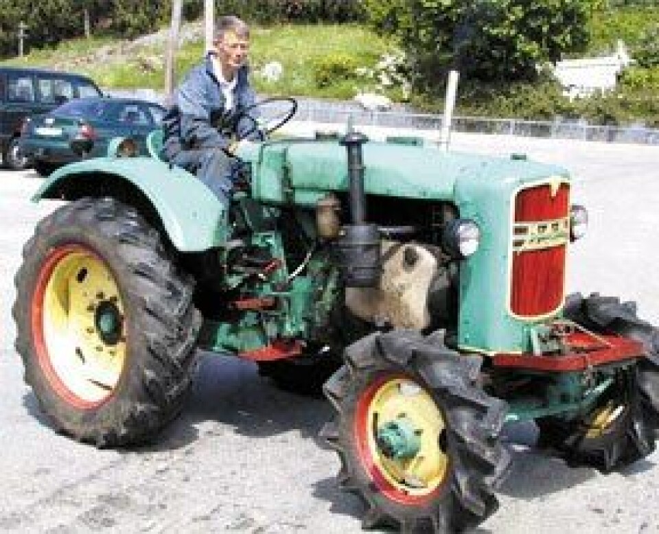MAN 1954 modell fra bedriftens maskinpark. Her ved sjåfør Arne Repstad