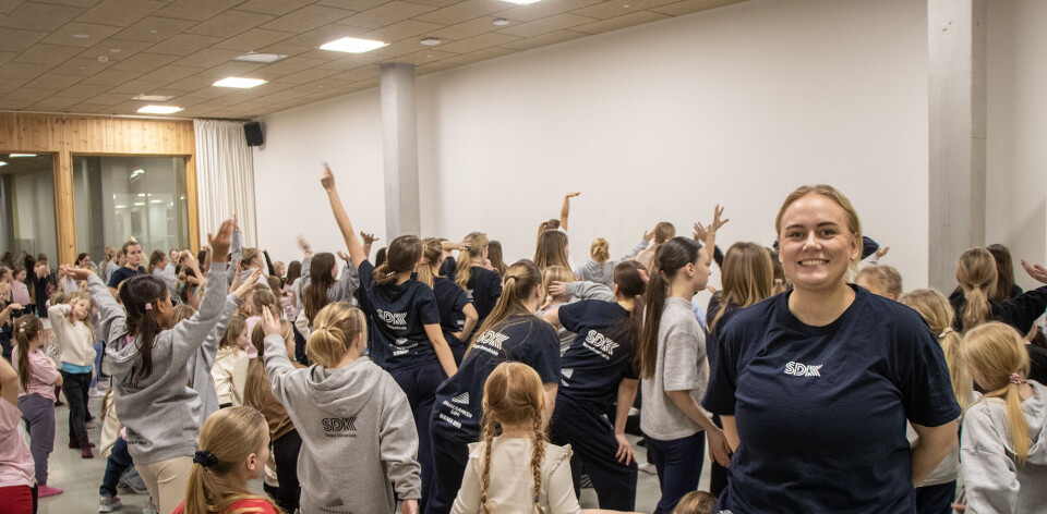 – Hele 150 dansere i dansehallen på Tangvall under kickoffen til Den lille havfruen, sier Pia Kristine Lieng fornøyd til N247.