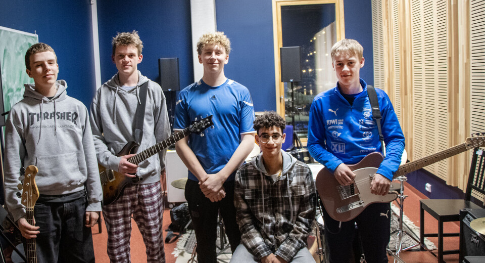 Mihael, Sigbjørn, Emil, Dedrick og Emil i Lilla gress får sin debut utenfor kulturskolen når de 17 januar går på scene på N247 lokalfest.