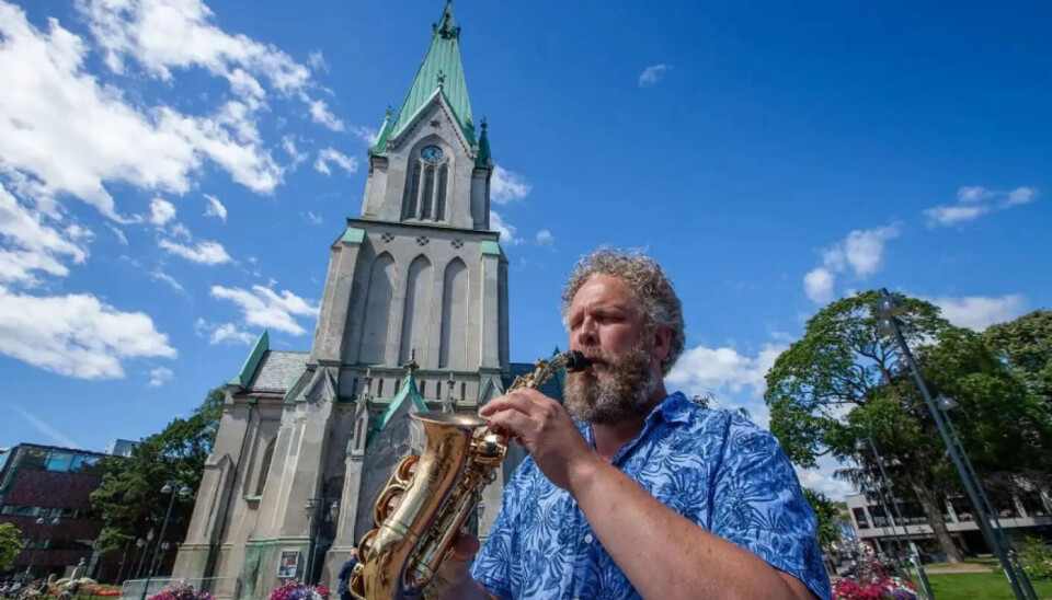 Tore Ljøkjel med sin saxofon kommer til N247 lokalfest på Tangvall Arena.
