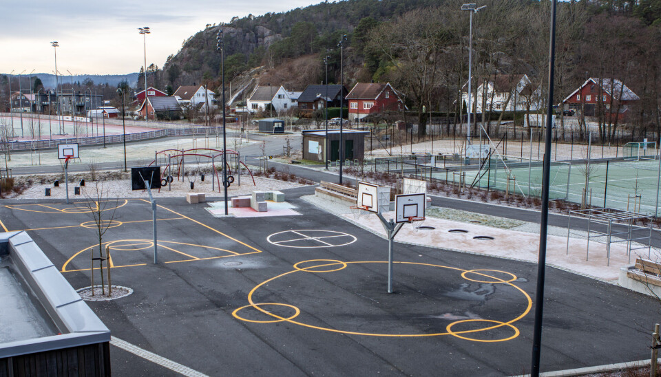 Ved uteområdet til Tangvall skole skal det bygges nytt tilbygg for å ta imot elever fra Tinntjønn skole.