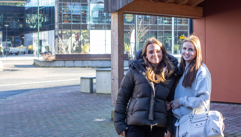 Maria Flottorp (t.v) og Tuva Reisvaag