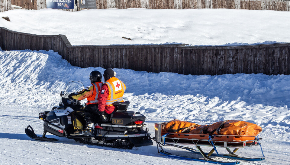 Mulig forstuvning eller brudd i foten etter uhell i alpinbakken.