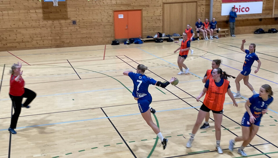 Emma Kaas Knutsen scorer et av sin 10 mål.