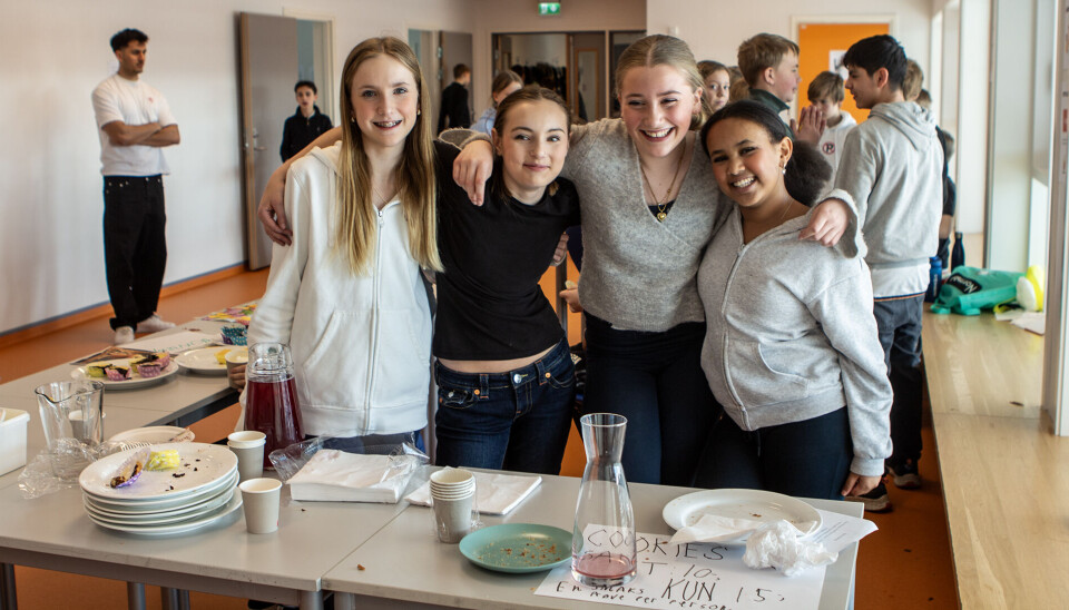 Alt ble utsolgt i løpet av 30 minutter for elevbedriften til Nora, Linnea, Olivia og Sara