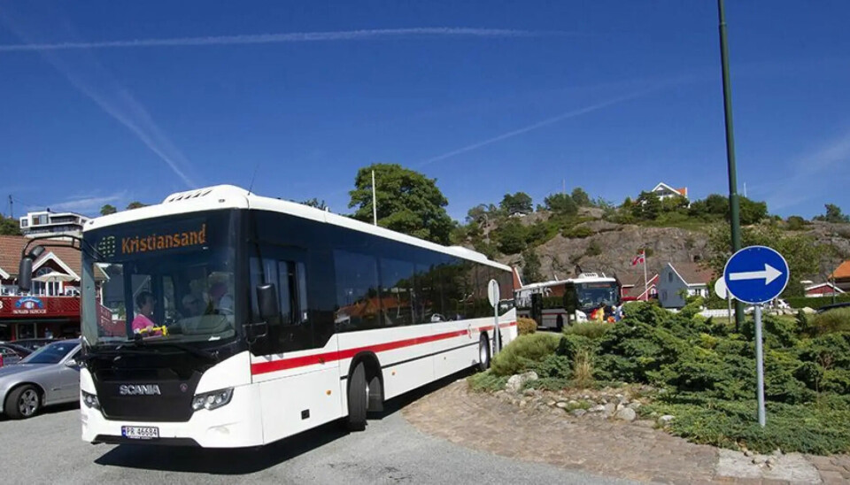Bildet er tatt etter et bussuhell i Høllen. Fremtiden vil vise om også omleggingen av ruten vil bli et bussuhell i Høllen.