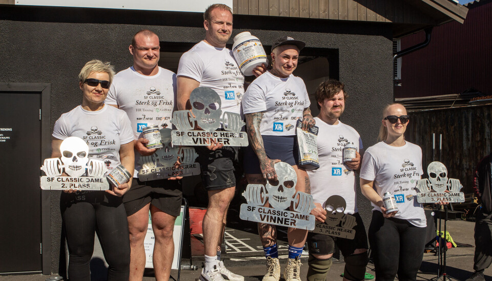 Topp tre i herreklassen og dameklassen sammen på pallen, fra venstre: 2.plass Linda Gausland og Håkon Kollerød, 1. plass Jonas Bathen og Theresa Cesnik (Sverige) samt 3. plass Nicolai Sternefalk og Ellen Bjorvatn