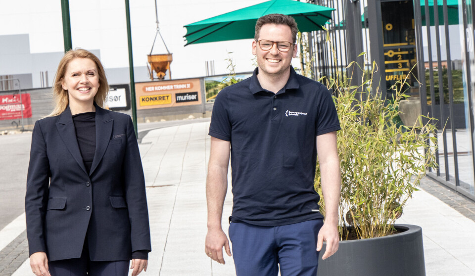 Leder for forretningsutvikling, IKT- og Marked Lene Apland of markedsrådgiver i Søgne og Greipstad sparebank Bård Holmen Solvik.