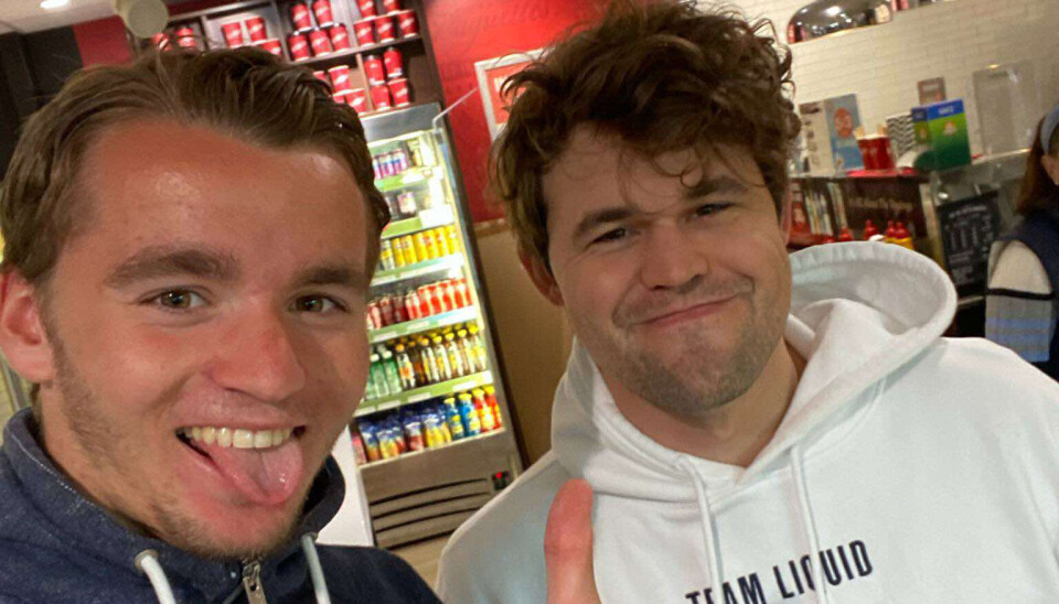 Samuel Lavik fikk seg en selfie med Magnus Carlsen