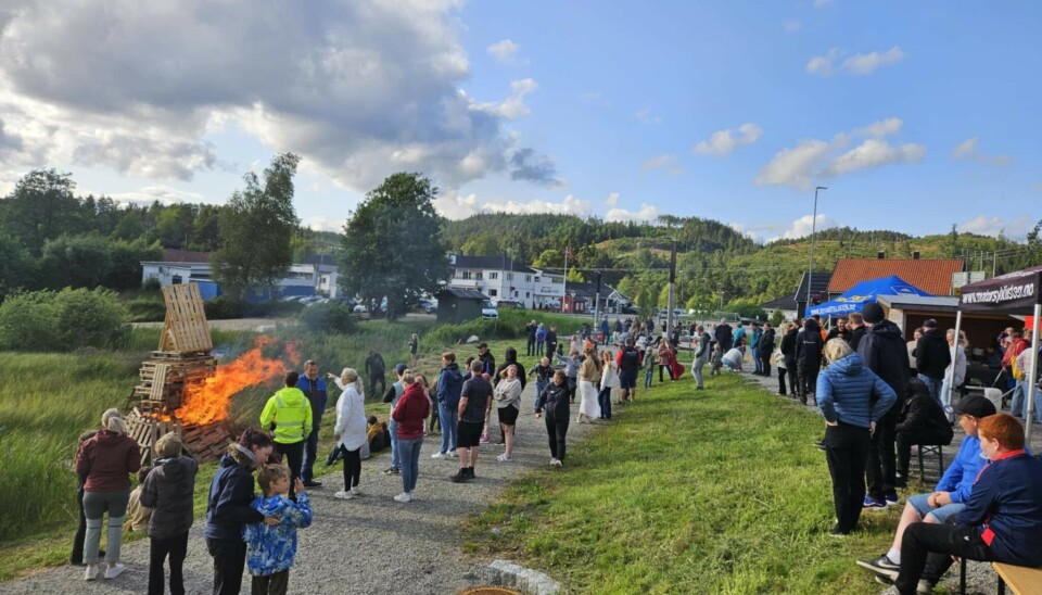 Været holdt seg fint, og oppmøtet var godt. Det nøyaktige antallet er ikke klart, men stemningen i Kilen var det liten tvil om: her koste både barn, foreldre og besteforeldre seg gjennom sommerkvelden.
