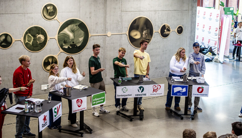 Debatten hadde utdanning og klima som tema. Det var ikke satt av tid til spørsmål fra elevene