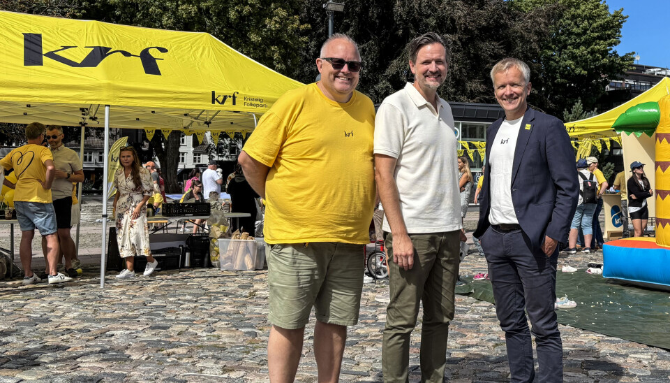 Fra venstre, Arne Skraastad fra Greipstad, partileder Dag Inge Ulstein og KrFs andrekandidat i Agder, Jørgen Kristiansen fra Flekkerøy.