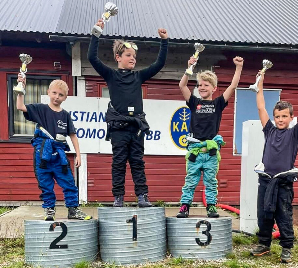 Tobias Flørnes (t.v) ble nr. to i crosscart mini